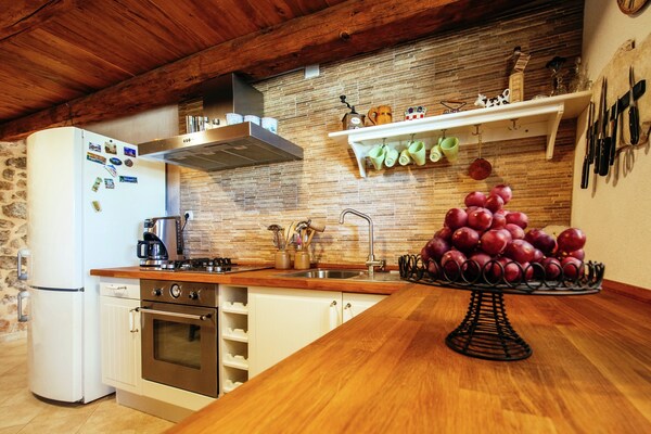 Foto van Vakantiehuis Zaton met zwembad bij Canyon - Vakantiehuis in Obrovac - Kitchen
