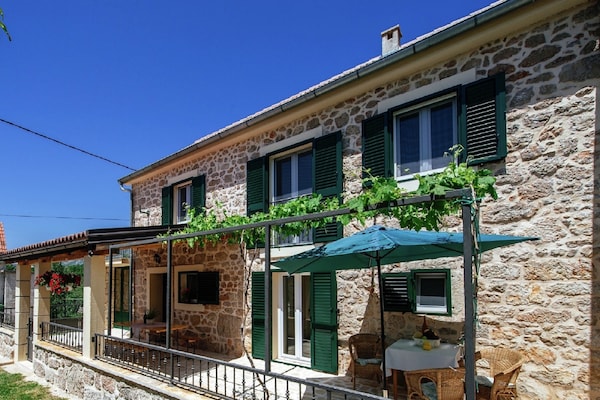 Foto van Vakantiehuis Zaton met zwembad bij Canyon - Vakantiehuis in Obrovac - ExteriorSummer