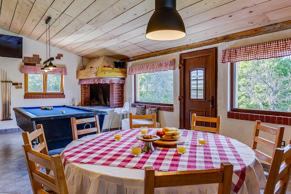 Foto van Vakantiehuis in Ogulin met zwembad en rafting - Vakantiehuis in Ogulin - DiningRoom