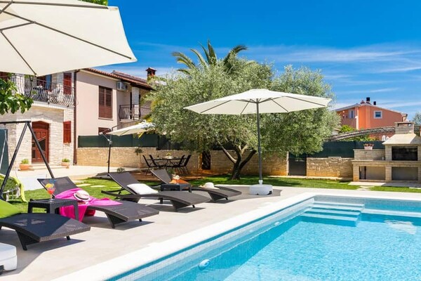 Foto van Villa Pietra, een huis gelegen in Galižana. - Vakantiehuis in Croatia - PoolOfHouse