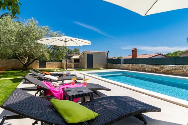 Foto van Villa Pietra, een huis gelegen in Galižana. - Vakantiehuis in Croatia - PoolOfHouse