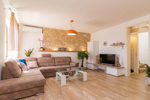 Foto van Villa Pietra, een huis gelegen in Galižana. - Vakantiehuis in Croatia - LivingRoom