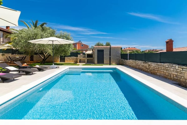 Foto van Villa Pietra, een huis gelegen in Galižana. - Vakantiehuis in Croatia - PoolOfHouse