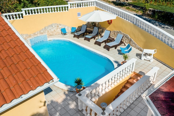 Foto van Villa in Ripenda Kras met zwembad en sauna - Vakantiehuis in Labin - PoolOfHouse