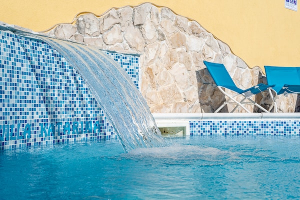 Foto van Villa in Ripenda Kras met zwembad en sauna - Vakantiehuis in Labin - Ambiance