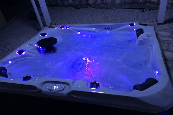 Foto van Villa in Ripenda Kras met zwembad en sauna - Vakantiehuis in Labin - Ambiance