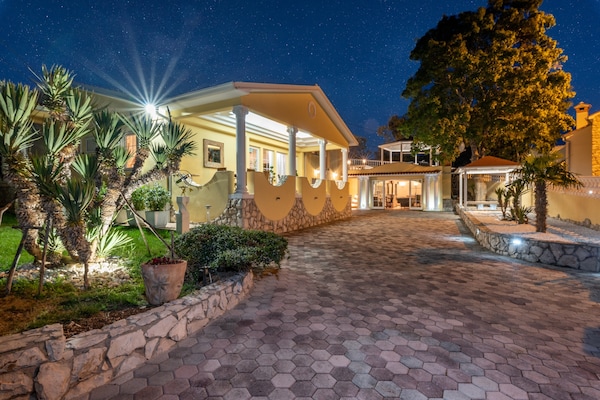 Foto van Villa in Ripenda Kras met zwembad en sauna - Vakantiehuis in Labin - ExteriorSummer