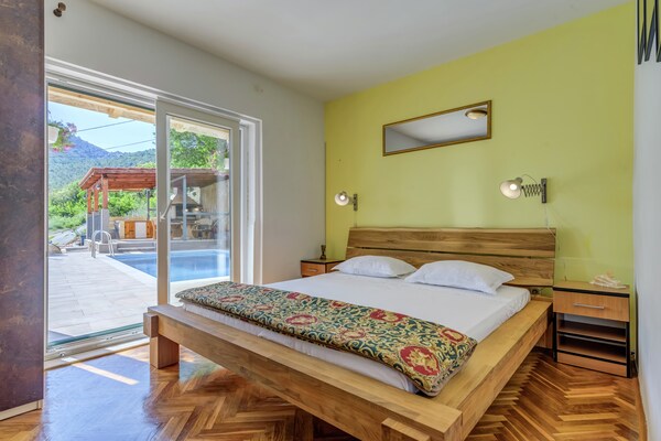 Foto van Villa in Solin met privézwembad en tuin - Vakantiehuis in Solin - BedRoom