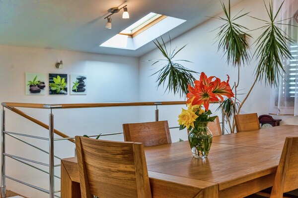 Foto van Villa in Solin met privézwembad en tuin - Vakantiehuis in Solin - DiningRoom