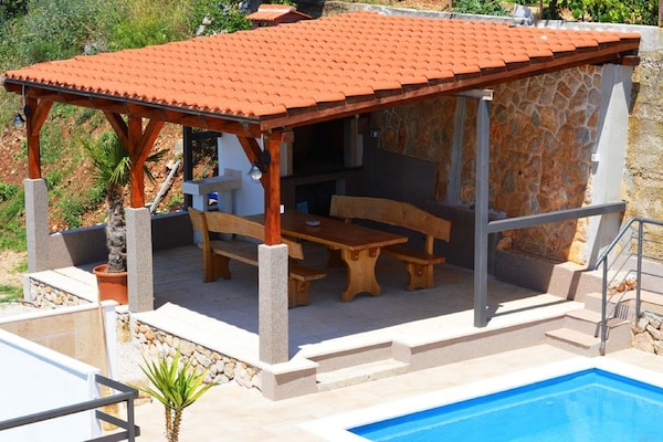 Foto van Villa in Solin met privézwembad en tuin - Vakantiehuis in Solin - GardenSummer