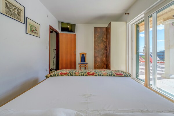 Foto van Villa in Solin met privézwembad en tuin - Vakantiehuis in Solin - BedRoom