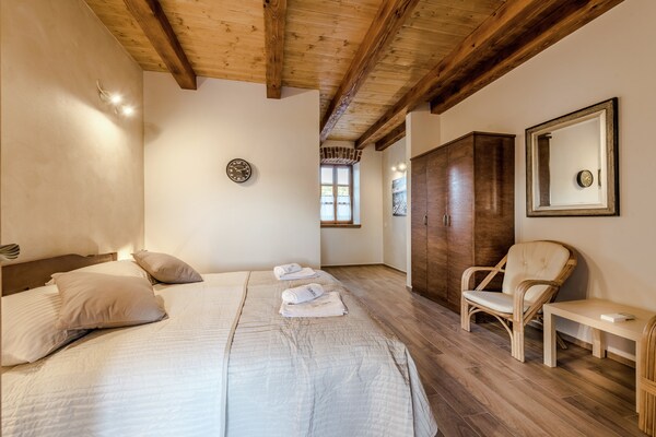 Foto van Villa in Sukošan met Zwembad bij Zee - Vakantiehuis in Sukosan - BedRoom