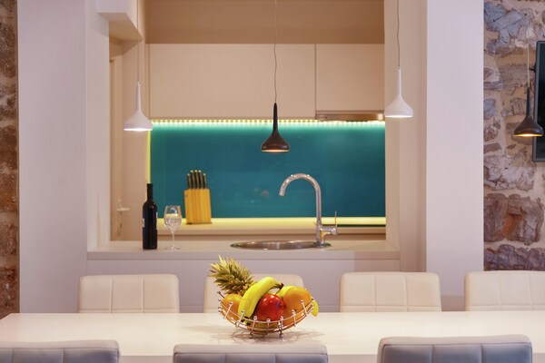 Foto van Villa in Bol met Zwembad en Uitzicht - Vakantiehuis in Bol - Ambiance