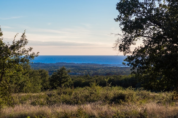 Foto van Villa in Deklici met Infinity Pool & Uitzicht - Vakantiehuis in Kaštelir - ViewSummer