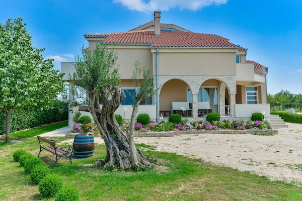 Foto van Modern huis in het rustige Pristeg - Vakantiehuis in Pristeg - HallReception