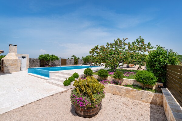 Foto van Modern huis in het rustige Pristeg - Vakantiehuis in Pristeg - ExteriorSummer
