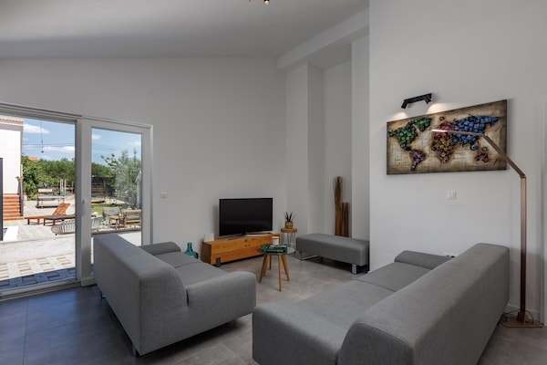 Foto van Villa in Polaca met zwembad bij natuurparken - Vakantiehuis in Polaca - LivingRoom