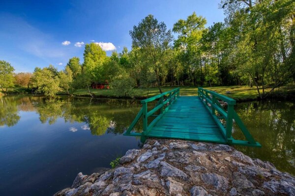 Foto van Vakantiehuis Neoric met Verwarmd Zwembad - Vakantiehuis in Neorić - AreaSummer20KM