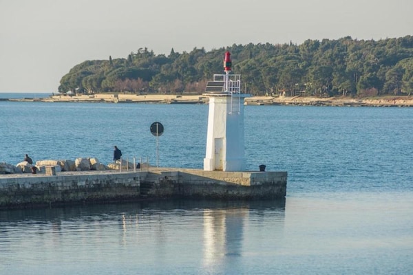 Foto van Villa in Novigrad met Privézwembad en Strand - Vakantiehuis in Novigrad - AreaSummer20KM