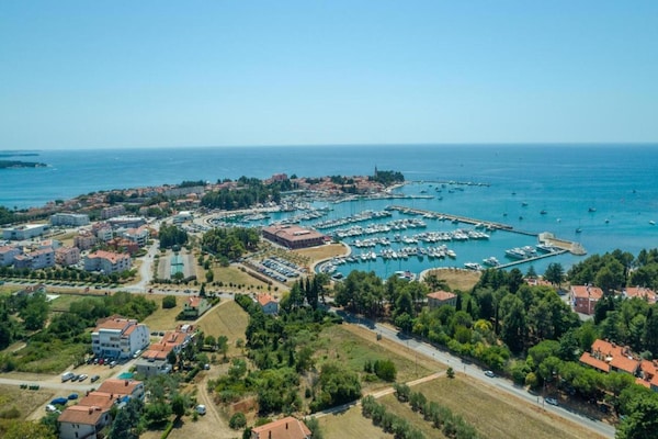 Foto van Villa in Novigrad met Privézwembad en Strand - Vakantiehuis in Novigrad - AreaSummer20KM