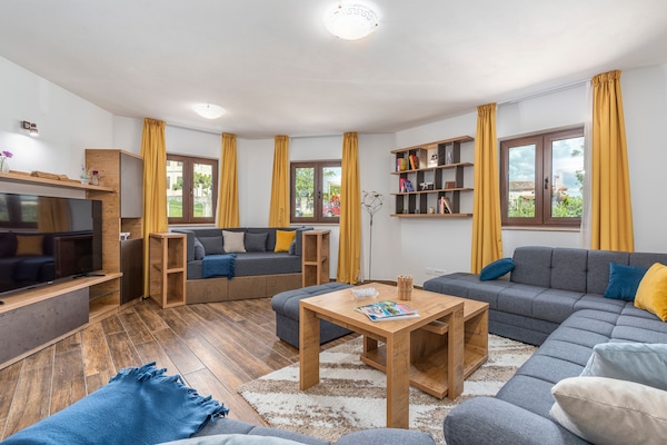 Foto van Villa in Brtonigla met Privézwembad - Vakantiehuis in Brtonigla - LivingRoom