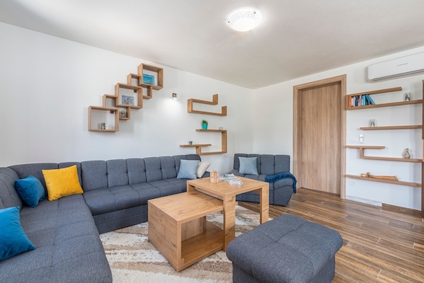 Foto van Villa in Brtonigla met Privézwembad - Vakantiehuis in Brtonigla - LivingRoom