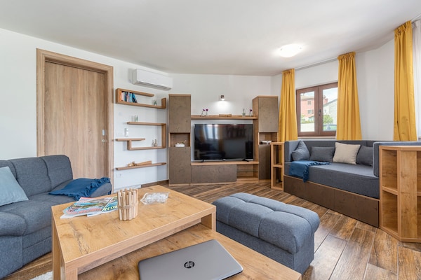 Foto van Villa in Brtonigla met Privézwembad - Vakantiehuis in Brtonigla - LivingRoom