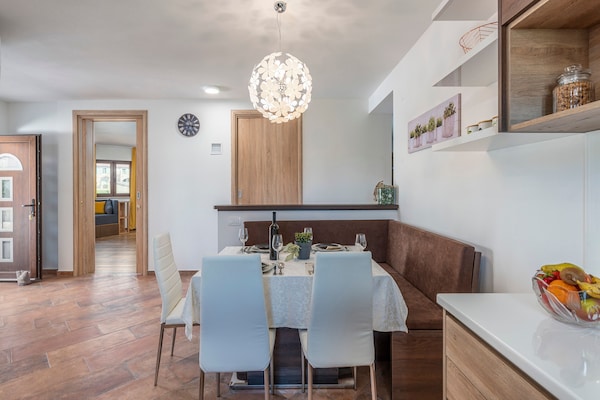 Foto van Villa in Brtonigla met Privézwembad - Vakantiehuis in Brtonigla - DiningRoom