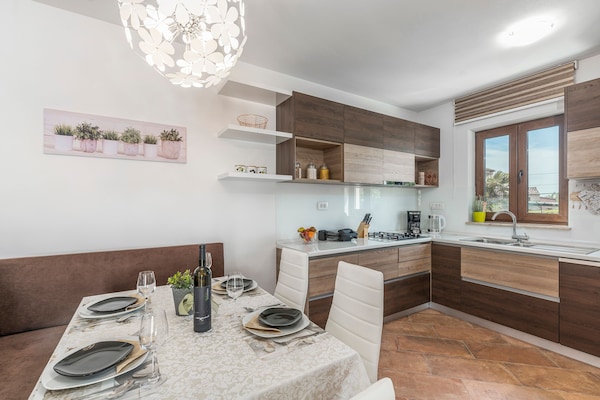 Foto van Villa in Brtonigla met Privézwembad - Vakantiehuis in Brtonigla - DiningRoom
