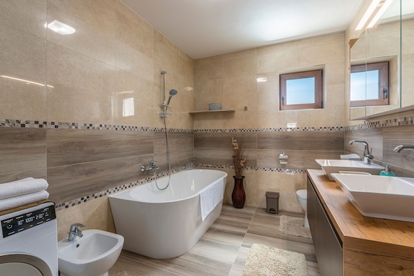 Foto van Villa in Brtonigla met Privézwembad - Vakantiehuis in Brtonigla - BathRoom