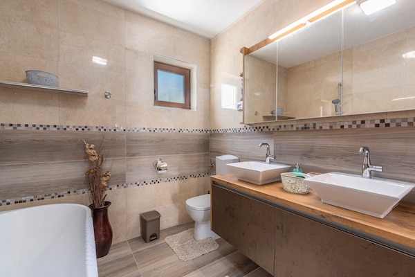 Foto van Villa in Brtonigla met Privézwembad - Vakantiehuis in Brtonigla - BathRoom