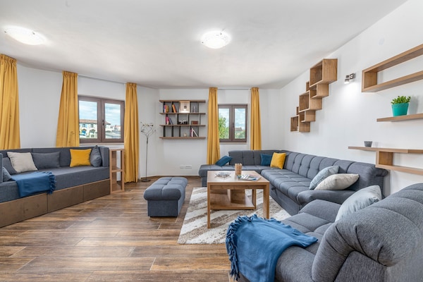 Foto van Villa in Brtonigla met Privézwembad - Vakantiehuis in Brtonigla - LivingRoom