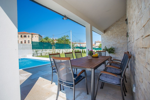 Foto van Villa in Brtonigla met Privézwembad - Vakantiehuis in Brtonigla - TerraceBalcony