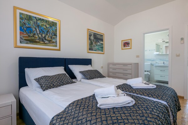 Foto van Villa op Brac Eiland bij Strand & Zwembad - Vakantiehuis in Milna - BedRoom