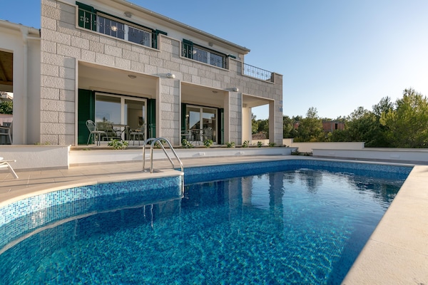 Foto van Villa op Brac Eiland bij Strand & Zwembad - Vakantiehuis in Milna - PoolOfHouse
