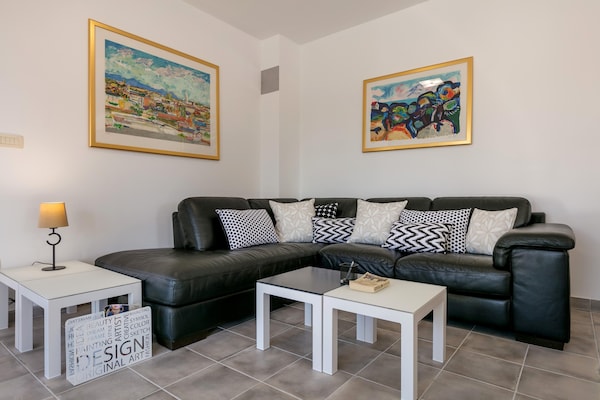Foto van Villa op Brac Eiland bij Strand & Zwembad - Vakantiehuis in Milna - LivingRoom