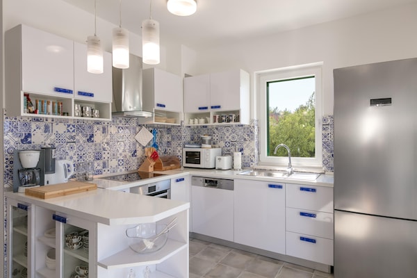 Foto van Villa op Brac Eiland bij Strand & Zwembad - Vakantiehuis in Milna - Kitchen