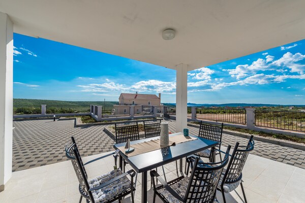 Foto van Appartement in Kroatië bij Adriatische Kust - Vakantiehuis in Sukosan - TerraceBalcony