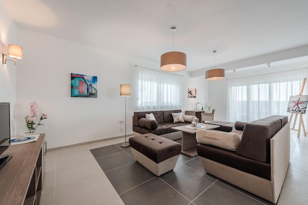 Foto van Appartement in Kroatië bij Adriatische Kust - Vakantiehuis in Sukosan - LivingRoom