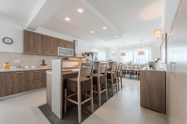 Foto van Mooi ingerichte villa met zwembad - Vakantiehuis in Sukosan - Kitchen