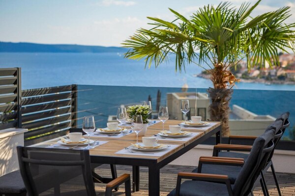 Foto van Luxe villa met zwembad en sauna - Vakantiehuis in Trogir - ViewSummer