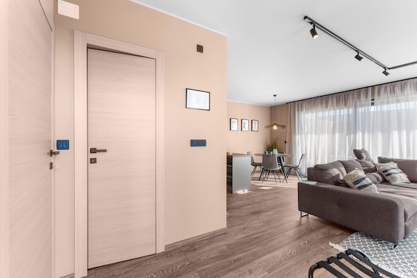 Foto van Appartement bij strand en zwembad - Vakantiehuis in Brtonigla - LivingRoom