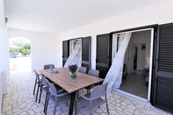 Foto van Appartement in Čiovo met groot balkon - Vakantiehuis in Okrug Gornji - TerraceBalcony