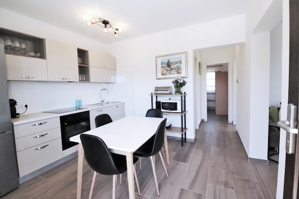Foto van Appartement in Čiovo met groot balkon - Vakantiehuis in Okrug Gornji - DiningRoom