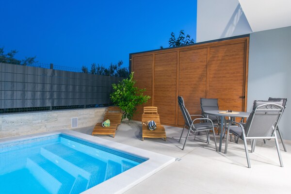 Foto van Vakantie-oase met hydromassagezwembad - Vakantiehuis in Kaštel Sućurac - PoolOfHouse