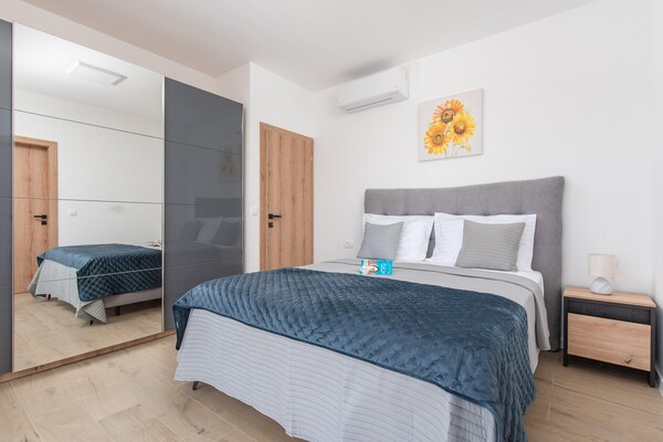 Foto van Vakantie-oase met hydromassagezwembad - Vakantiehuis in Kaštel Sućurac - BedRoom