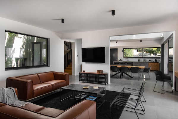 Foto van Luxe villa met zeezicht en verwarmd zwembad - Vakantiehuis in Kaštela - LivingRoom