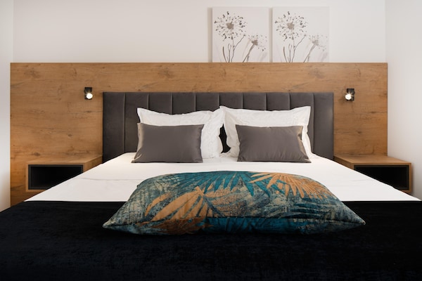Foto van Luxe villa met zeezicht en verwarmd zwembad - Vakantiehuis in Kaštela - BedRoom