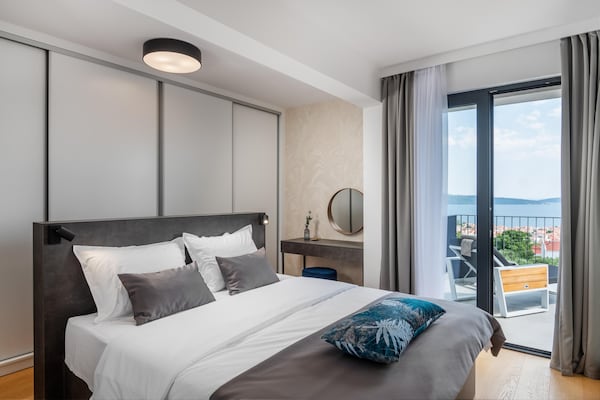 Foto van Luxe villa met zeezicht en verwarmd zwembad - Vakantiehuis in Kaštela - BedRoom