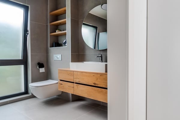 Foto van Luxe villa met zeezicht en verwarmd zwembad - Vakantiehuis in Kaštela - BathRoom